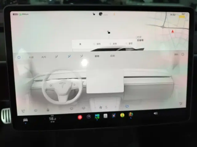 Tesla Model 3 — Фото автомобиля 12