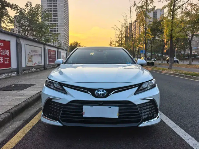 Toyota Camry — Фото автомобиля 2