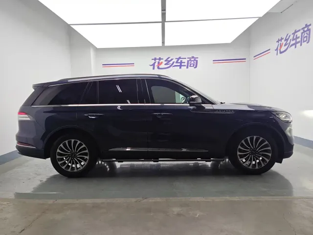 Lincoln Aviator — Фото автомобиля 6