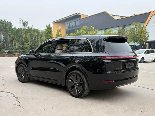 Li Auto L9 — Фото автомобиля 8