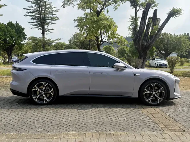Nio ET5 Touring — Фото автомобиля 16