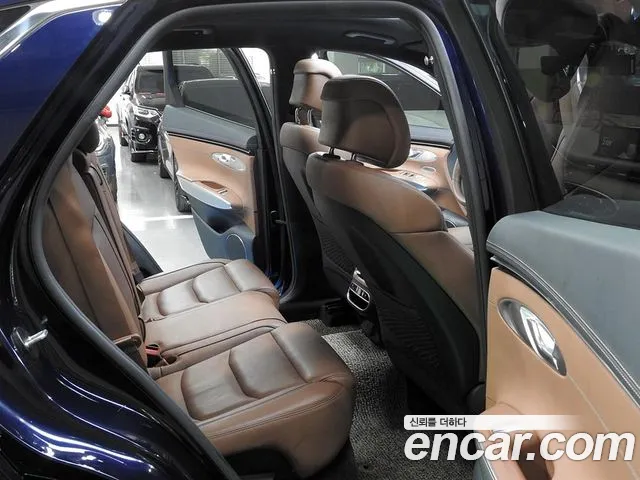Genesis GV70 — Фото автомобиля 12