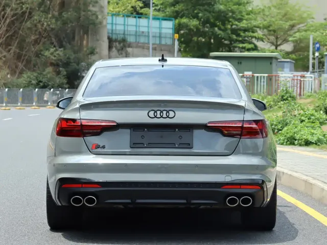 Audi S4 — Фото автомобиля 5