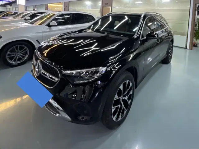 Фотография автомобиля — Mercedes-Benz GLC-Class