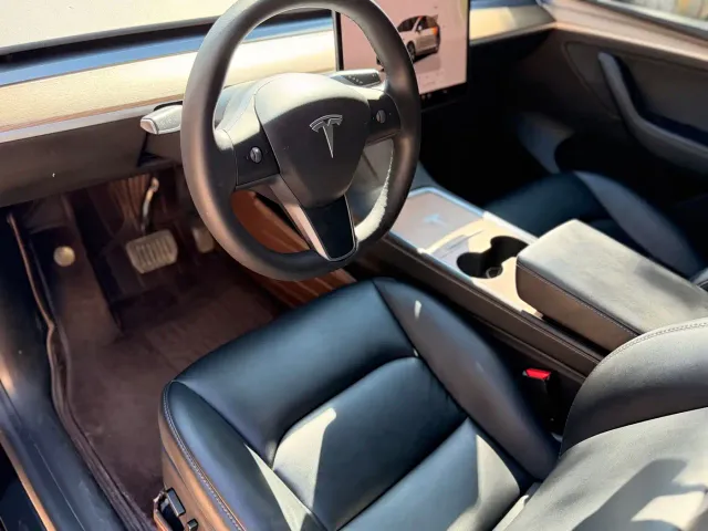Tesla Model Y — Фото автомобиля 25