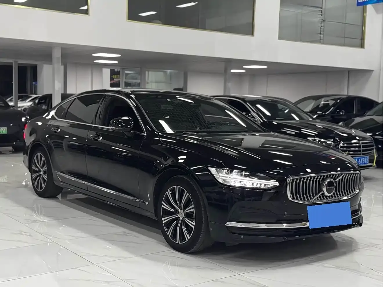 Volvo Volvo S90 2022 B5 Momentum Luxury Edition — Фото автомобиля 3