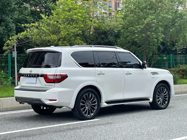 Nissan Patrol — Фото автомобиля 20