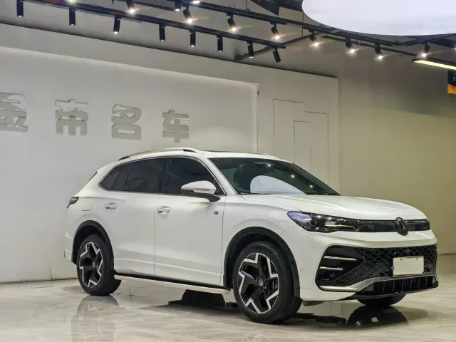 Volkswagen Tiguan L — Фото автомобиля 3
