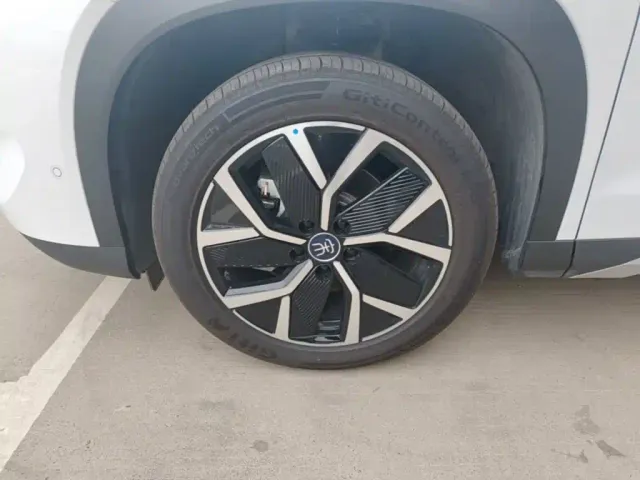 BYD Song L DM-i — Фото автомобиля 22