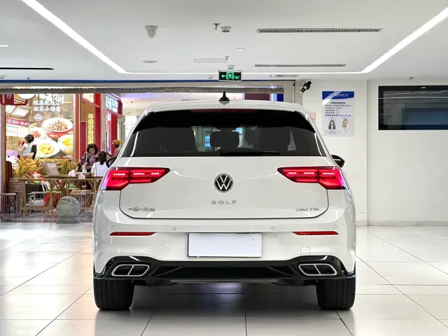 Volkswagen Golf — Фото автомобиля 6