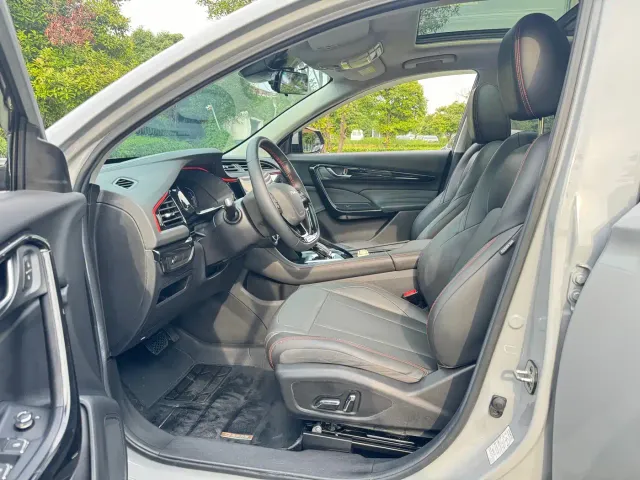 Dongfeng Fengshen AX7 — Фото автомобиля 8