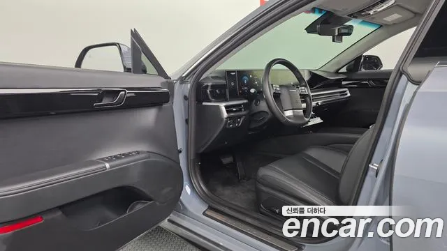 Hyundai Grandeur Grandeur (GN7) 2.5 Бензин 2WD — Фото автомобиля 11