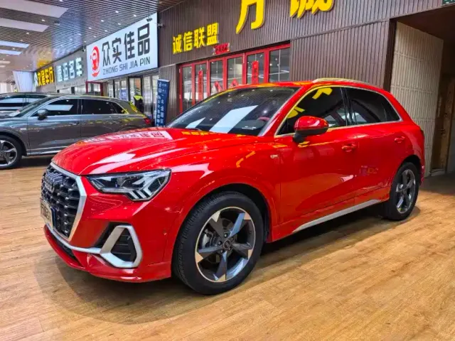 Фотография автомобиля — Audi Q3
