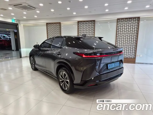 Lexus RZ RZ450e — Фото автомобиля 2