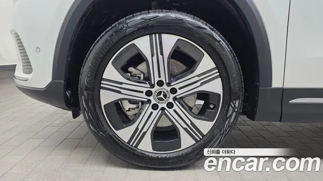 Mercedes-Benz EQA — Фото автомобиля 4