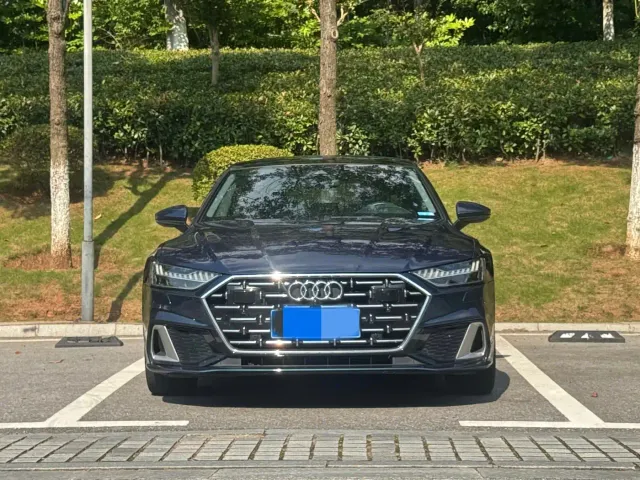 Audi A7L — Фото автомобиля 2