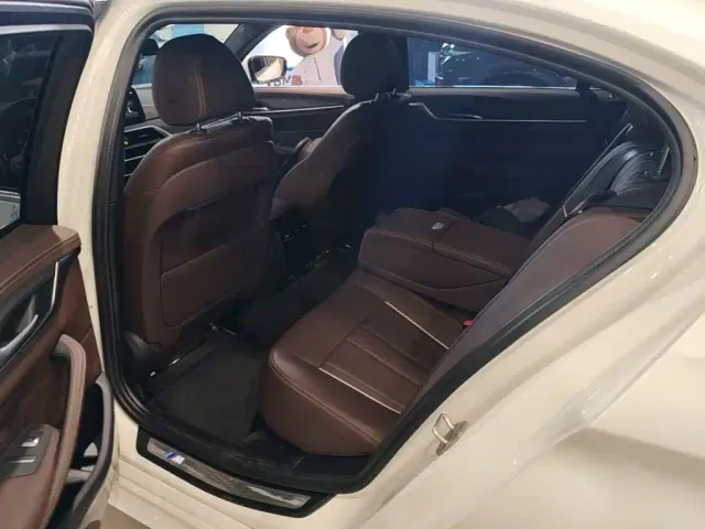 BMW 5 Series — Фото автомобиля 21