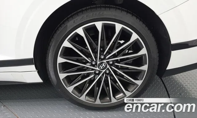Hyundai Grandeur GN7 — Фото автомобиля 6