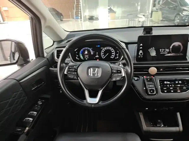 Honda Elysion — Фото автомобиля 10