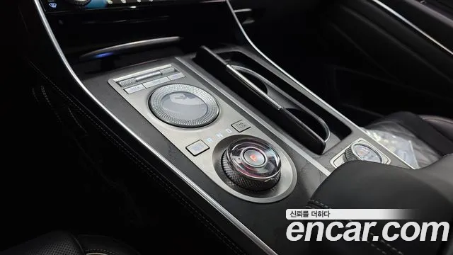 Genesis GV80 — Фото автомобиля 12