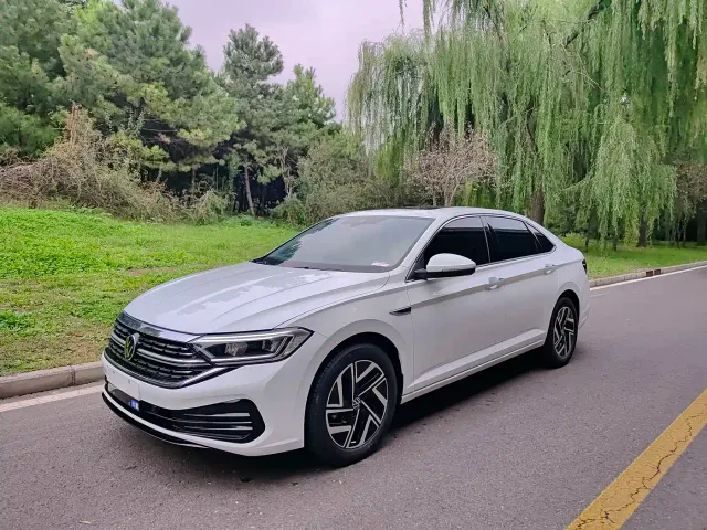 Фотография автомобиля — Volkswagen Sagitar