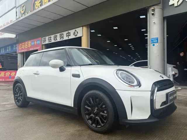 MINI Hatch — Фото автомобиля 2
