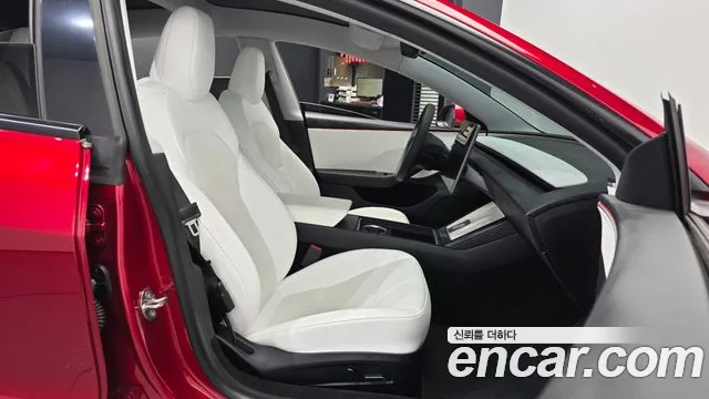 Tesla Model 3 — Фото автомобиля 17