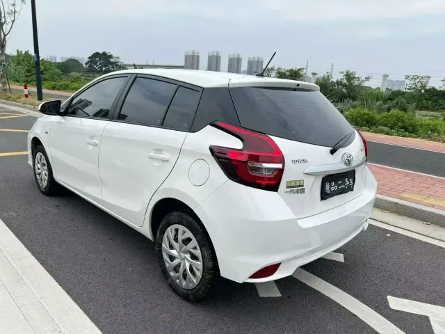 Toyota Vios FS — Фото автомобиля 7