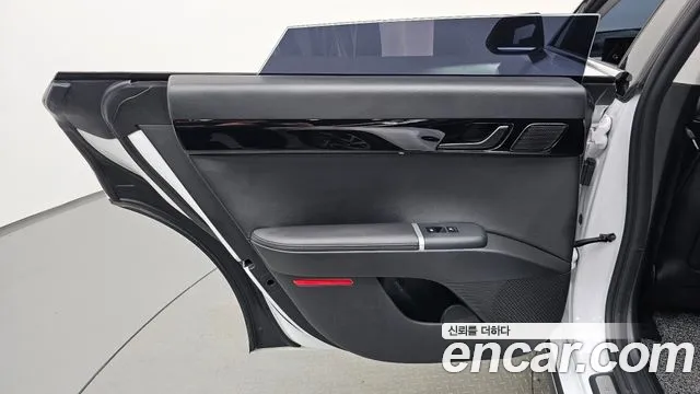 Hyundai Grandeur GN7 — Фото автомобиля 13