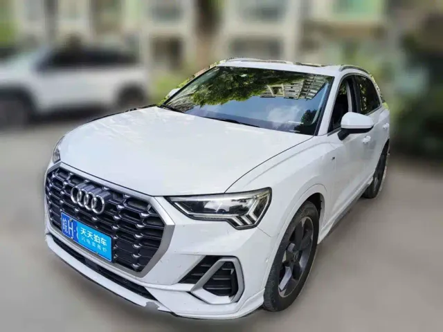 Фотография автомобиля — Audi Q3