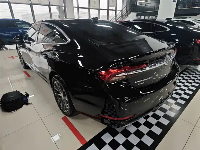 Buick LaCrosse — Фото автомобиля 4