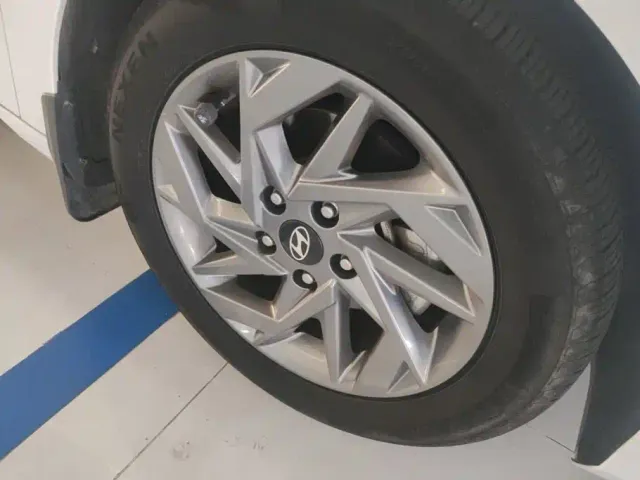 Hyundai Elantra — Фото автомобиля 6