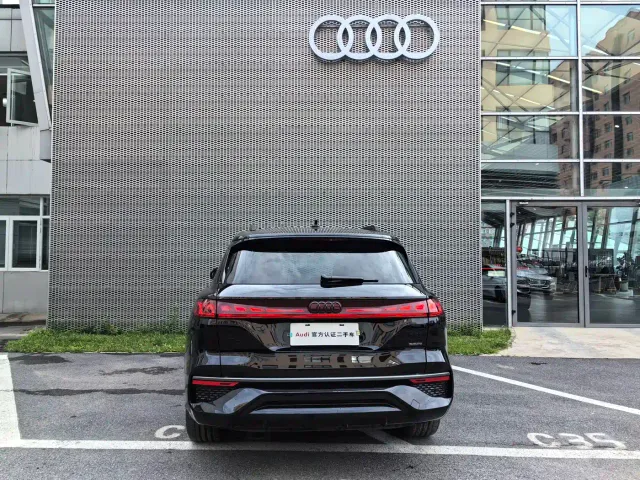 Audi Q6 — Фото автомобиля 9