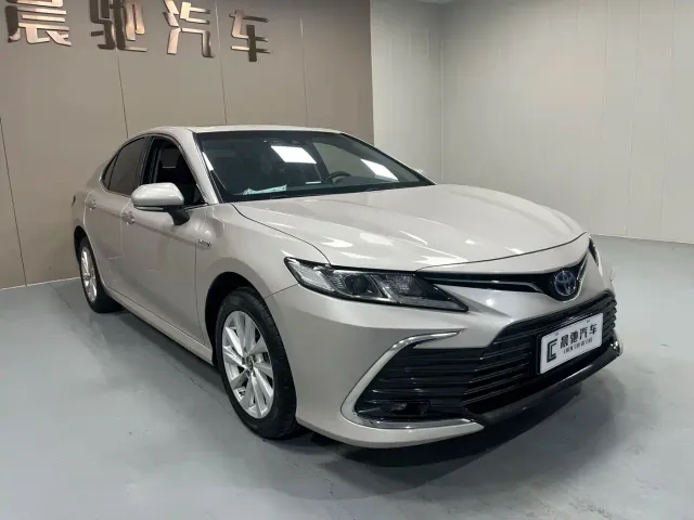 Toyota Camry — Фото автомобиля 2