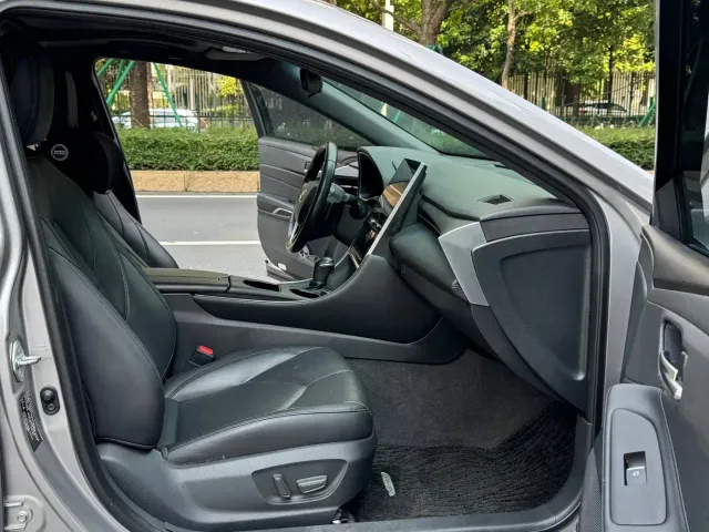Toyota Avalon — Фото автомобиля 7