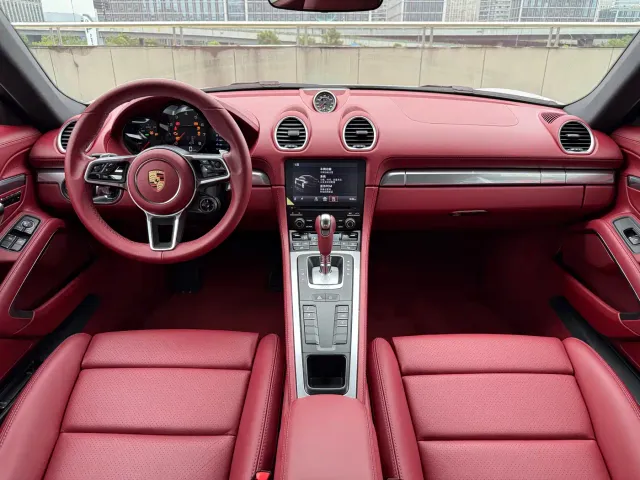 Porsche 718 — Фото автомобиля 12