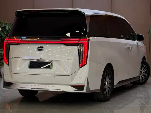 GAC Trumpchi E9 — Фото автомобиля 19