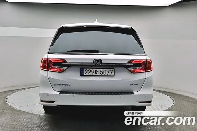 Honda Odyssey — Фото автомобиля 2