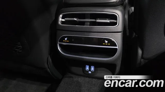 Genesis GV70 — Фото автомобиля 24