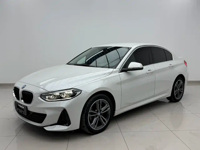 Фотография автомобиля — BMW 1 Series