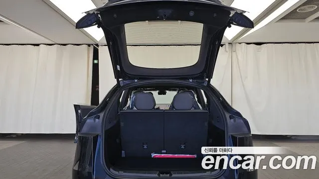Tesla Model Y — Фото автомобиля 20