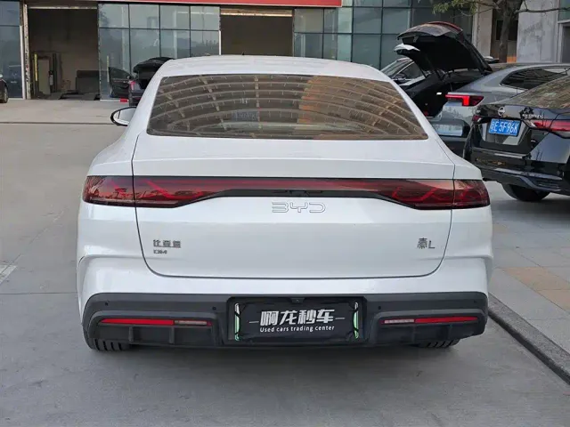 BYD Qin L — Фото автомобиля 8