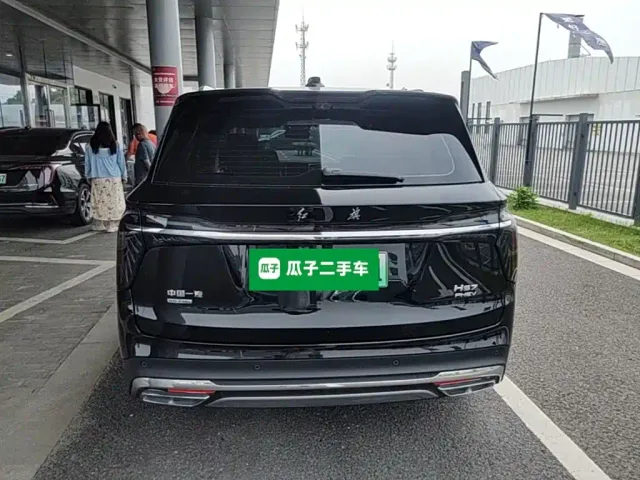 Hongqi HS7 PHEV — Фото автомобиля 9