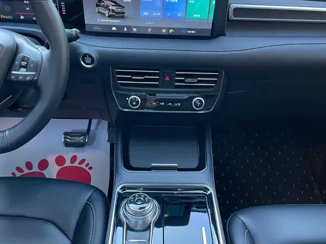 Ford Edge — Фото автомобиля 13