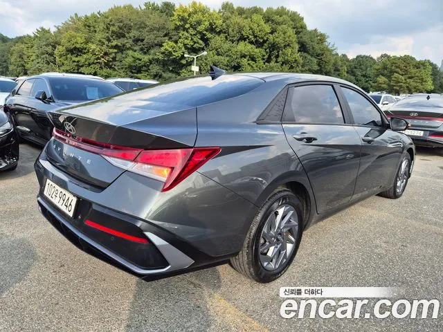 Hyundai Avante CN7 — Фото автомобиля 4
