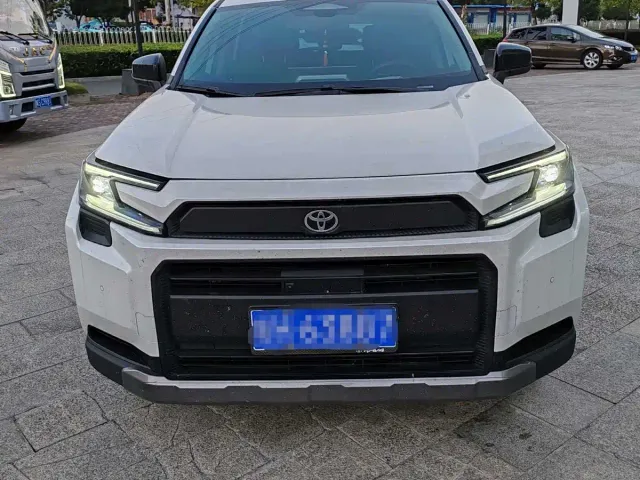 Toyota RAV4 — Фото автомобиля 2