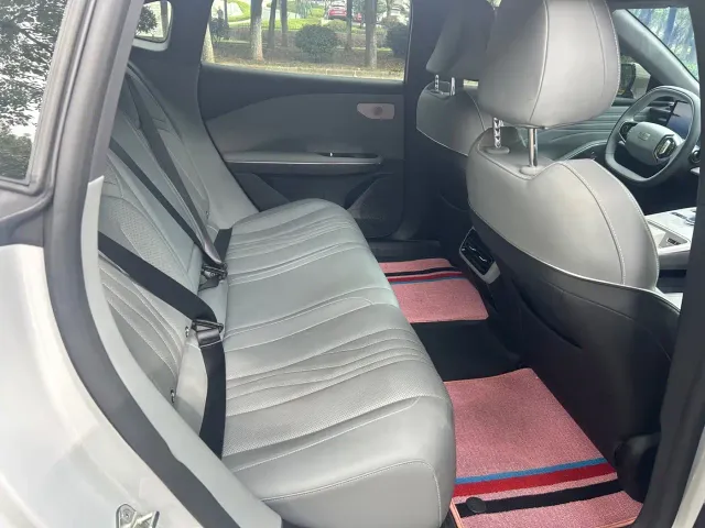 Geely Galaxy E8 — Фото автомобиля 6