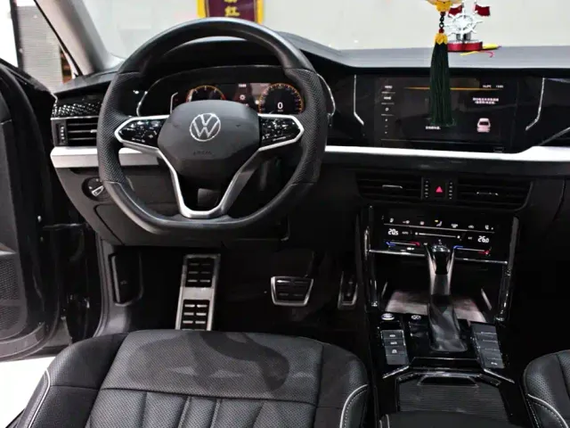 Volkswagen Passat — Фото автомобиля 10