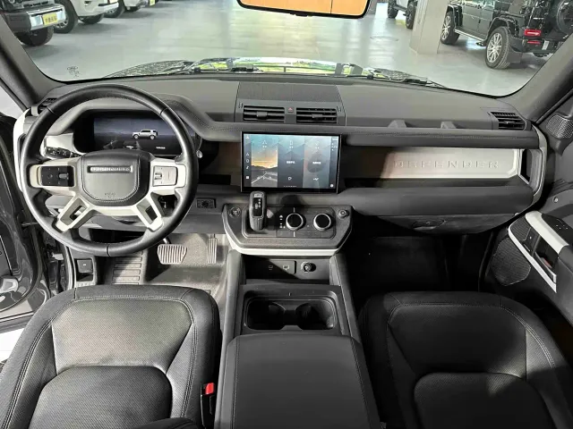 Land Rover Defender — Фото автомобиля 5