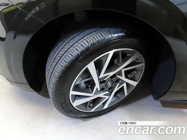 Hyundai Grandeur Grandeur (GN7) 2.5 Бензин 2WD — Фото автомобиля 20